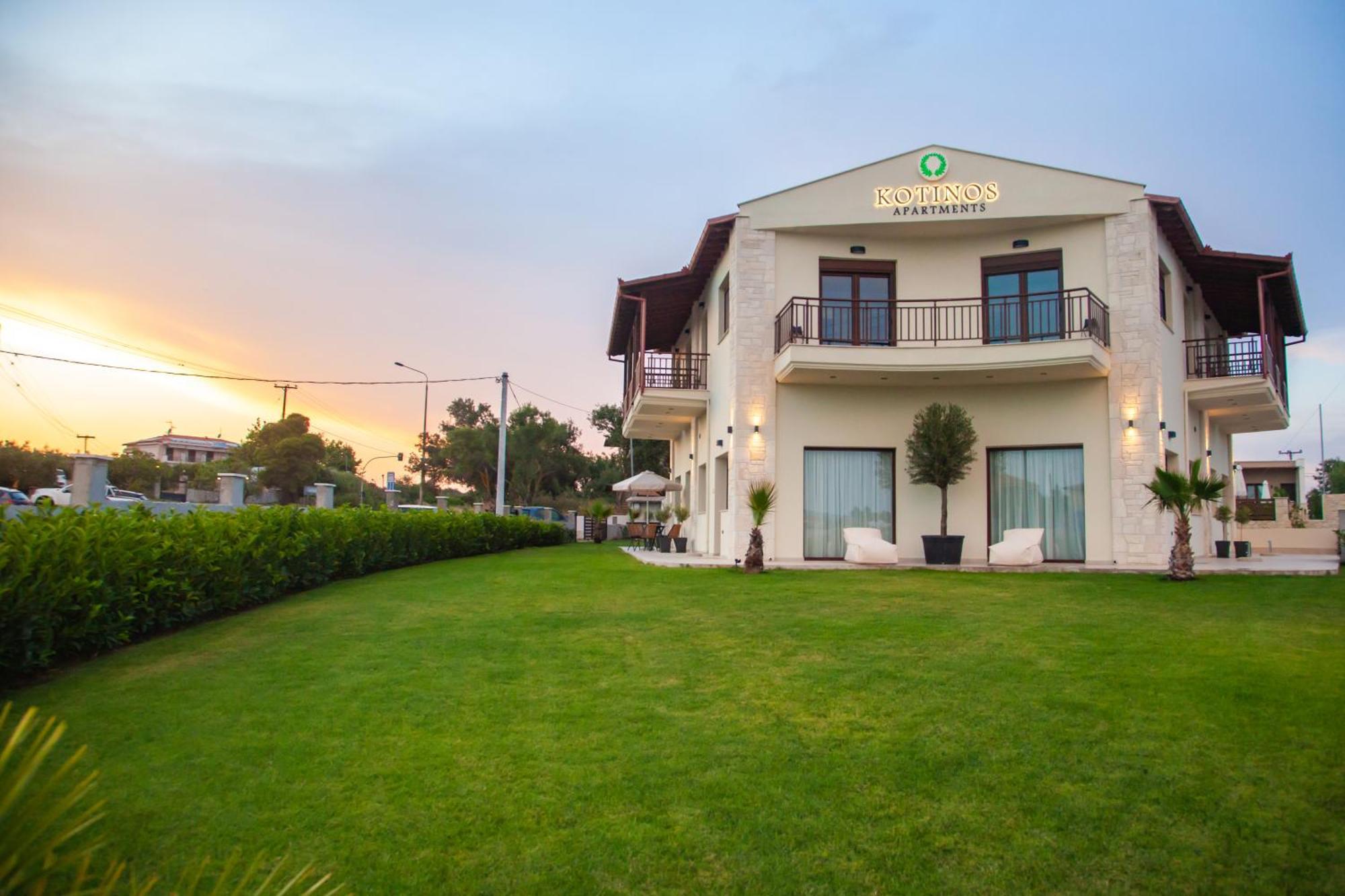 Kotinos Apartments Афитос Екстериор снимка