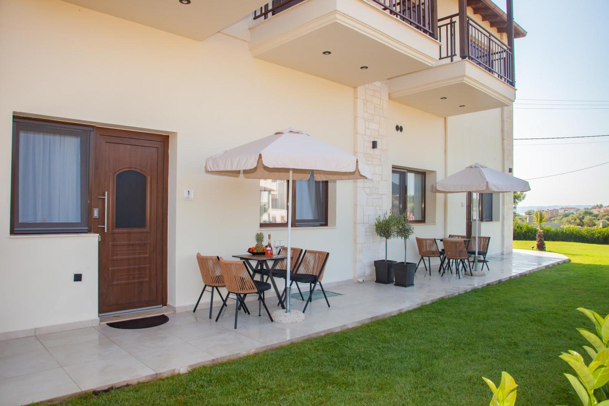 Kotinos Apartments Афитос Екстериор снимка